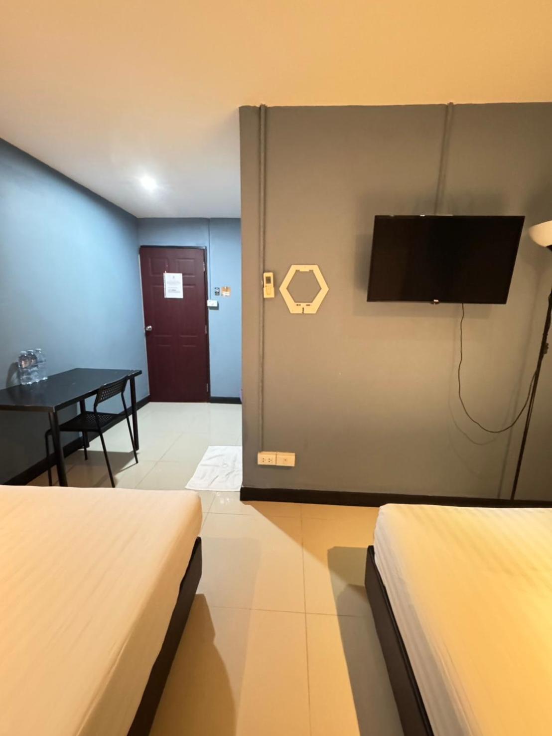 The Little Pig Sukhumvit Hotell Bangkok Eksteriør bilde
